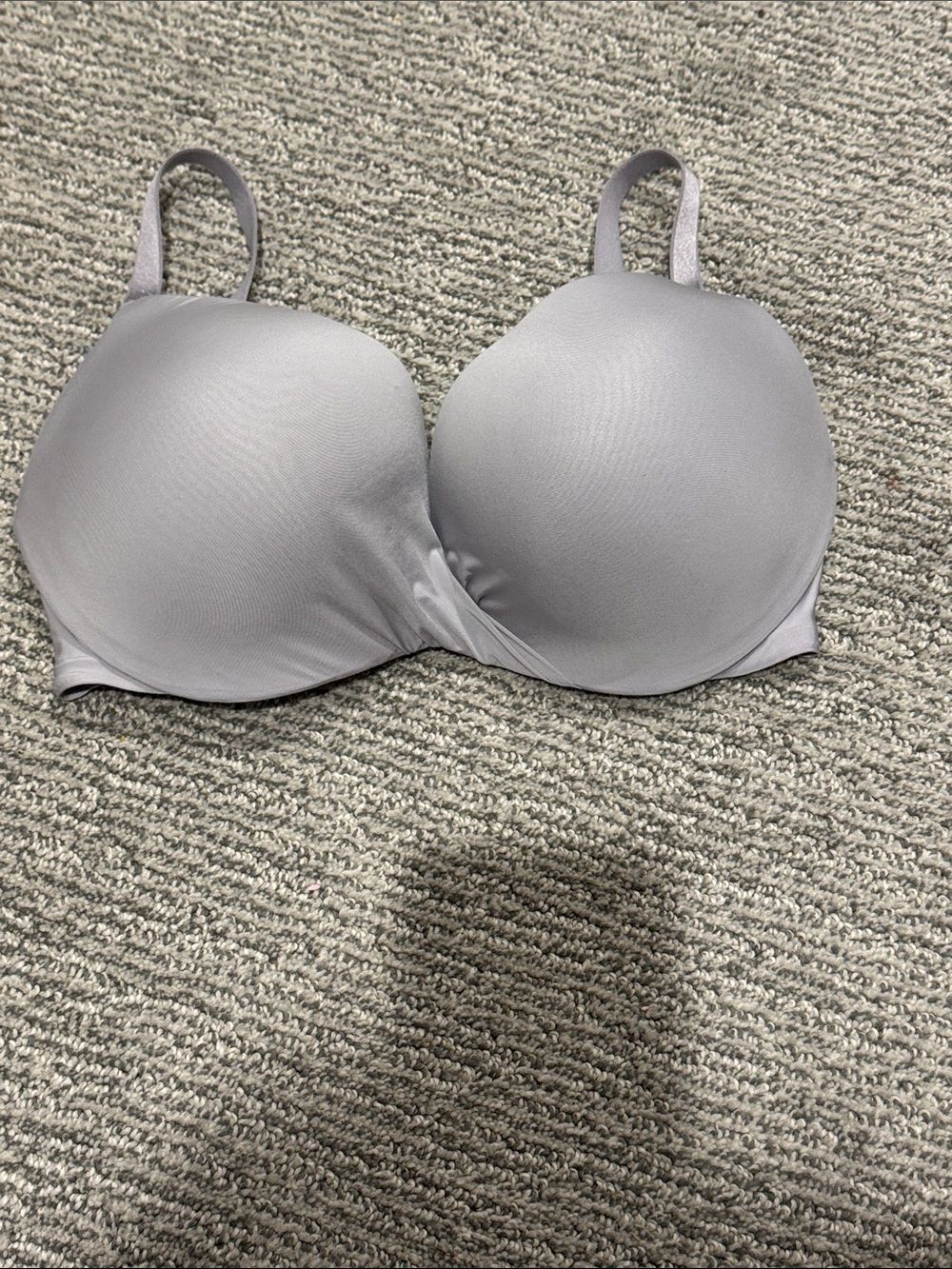 Victoria’s Secret Seamless Light Gray T-Shirt Bra - Smooth Molded Support